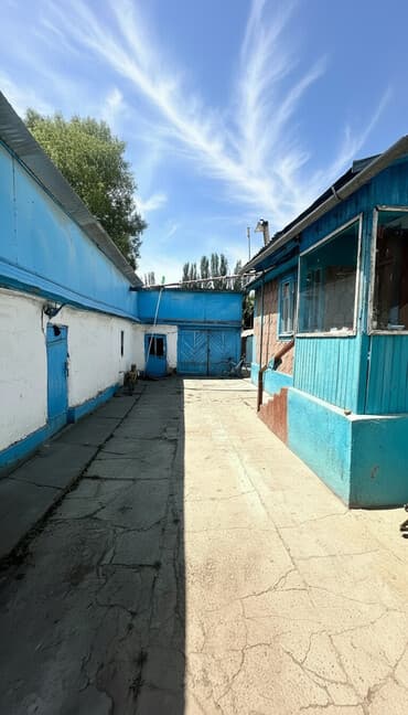 продаю дом бишкек центр: Дом, 200 м², 5 комнат, Собственник, Старый ремонт — 2