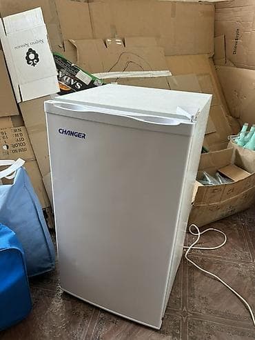 Мини-холодильник CHANGER Хороший холодильник. Размеры на фото
