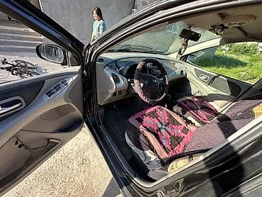 step wgn: Nissan Almera Tino: 2002 г., 1.8 л, Механика, Бензин, Хэтчбэк — 8