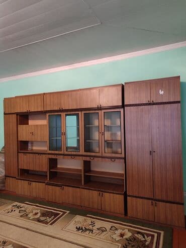 продаю цистерну: Зал үчүн гарнитур, Колдонулган, Жыгач, Акылуу жеткирүү, Өзү алып кетүү — 1