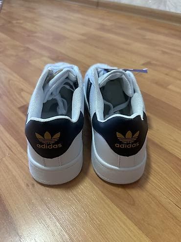 красовки adidas: Мужские кроссовки, 42, 42.5, Adidas, Новый, цвет - Белый, Самовывоз — 2