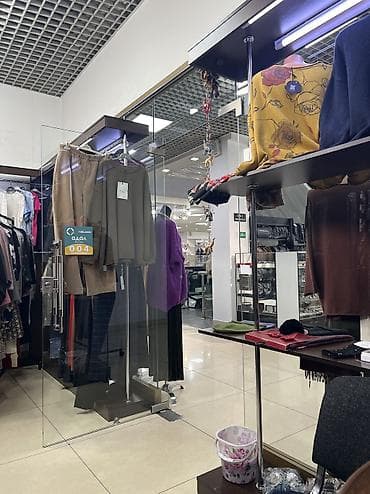 ж м: Бутиктерди сатуу Соода борборунда, 18 м², 2 кабат — 1