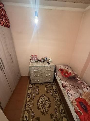 jack 4: Продаю пол дома 4-х комнатный С мебелью В доме имеется; душевая — 2