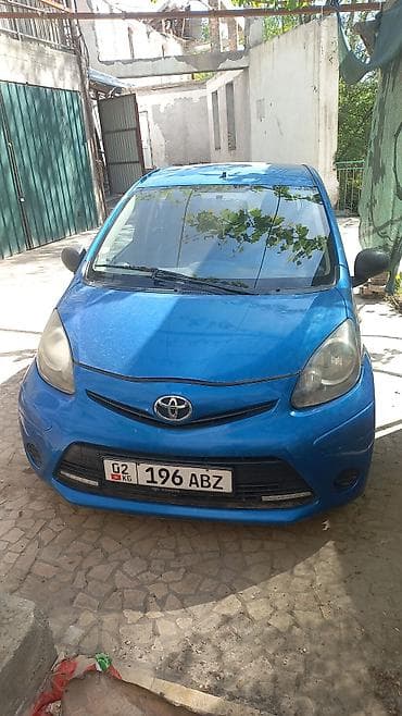 Toyota Aygo: 2012 г., Механика, Бензин, Хэтчбэк
