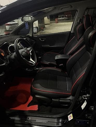 Унаа: Honda Jazz: 2009 г., 1.3 л, Кол менен иштөөчү, Бензин, Хетчбек — 6