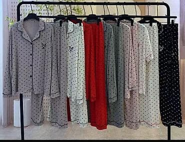 Пижамные комплекты с принтом мини‑сердец. - Фасон: классическая