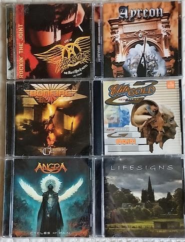 Музыкальные CD-диски (оригинальные альбомы и сборники). На фото — at lalafo.kg Музыкальные CD-диски (оригинальные альбомы и сборники). На фото —