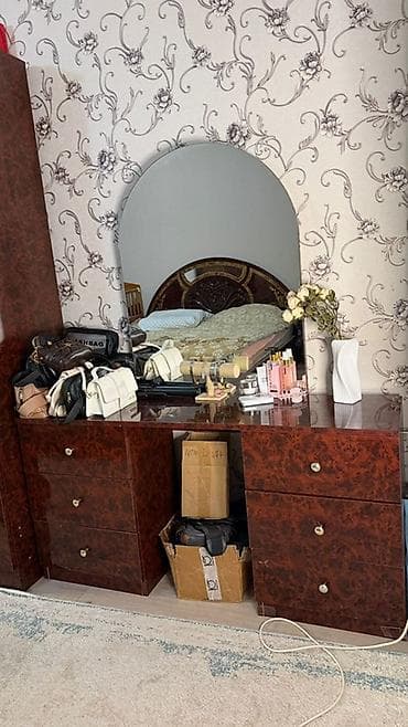 Спальный гарнитур, Б/у, Двуспальная кровать, Россия, Дерево, Самовывоз, цвет - Коричневый