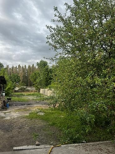 гараж без места: Дом в центре Новопокровка участком 8 соток фактически 12 По первой — 4