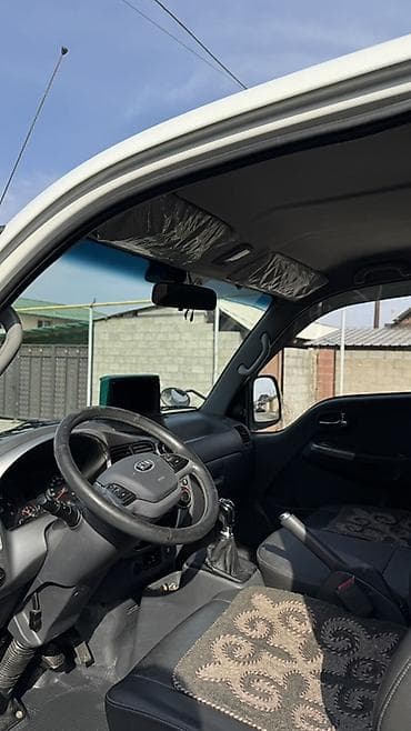 металлический бампер: Kia BONGO: 2018 г., 2.5 л, Ручные, Дизель, Бус — 8