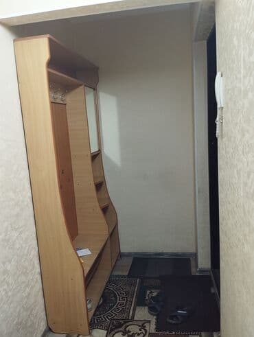 Гарнитур для прихожей, Зеркало, ДСП, цвет - Бежевый at lalafo.kg Гарнитур для прихожей, Зеркало, ДСП, цвет - Бежевый