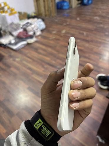 i3 9: IPhone 11, Белый — 4