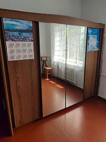 Шифоньер в отличном состоянии. Производство Германии. Раздвижные двери