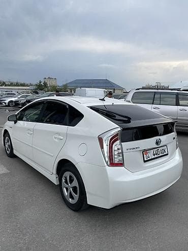 e2 byd: Toyota Prius: 2012 г., Гибрид, Хэтчбэк — 2