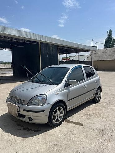 Toyota Yaris: 2001 г., 1.3 л, Механика, Бензин, Хэтчбэк
