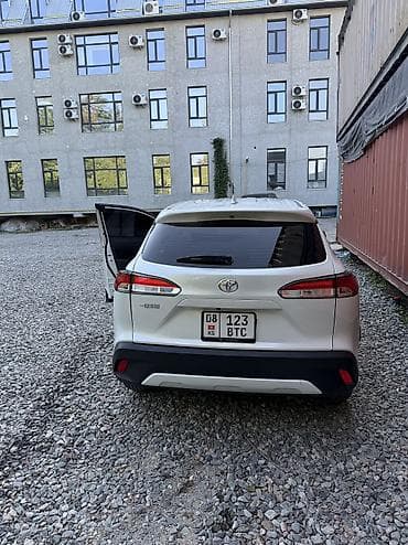 Toyota Corolla Cross: 2024 г., 2 л, Автомат, Бензин, Кроссовер — 8