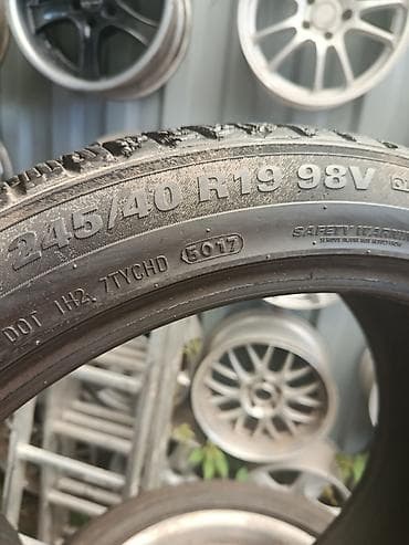 r19: Зимняя шина 245/40 R19 98V 1 шт - Линейка: WinterCraft (зимний — 2