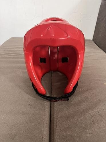 top ten: Защитный шлем Top Ten (кикбоксинг/таэквондо/карате), красный - Бренд — 1