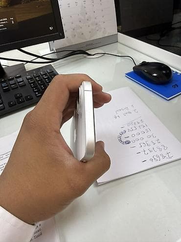 IPhone 16, Б/у, 128 ГБ, Белый, Защитное стекло, Чехол, 89 % — 6