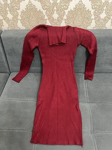 отдам вещи: Отдам даром.
Все в отличном состоянии. Размер С — 3