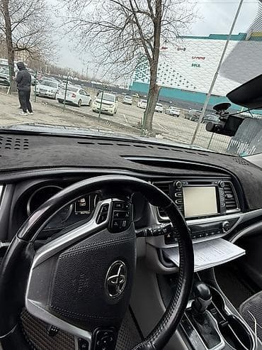 аренда honda: Toyota Highlander: 2018 г., 3.5 л, Автомат, Бензин, Кроссовер — 7