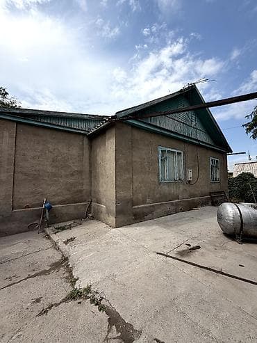 Үйлөр: 🏡 Продаётся уютный дом в селе Сокулук! 📍 Участок — 15 соток 📐 Площадь — 2