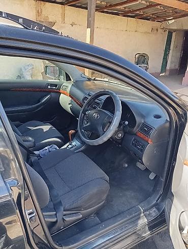 Toyota Avensis: 2004 г., 2 л, Автомат, Бензин, Универсал