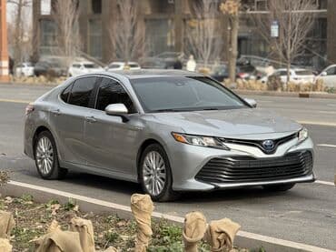 баги: Toyota Camry: 2019 г., 2.5 л, Автомат, Гибрид, Седан — 1