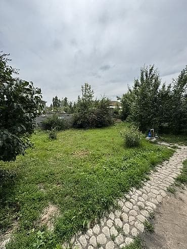 район киркомстром: Продаётся дом, 4,5 сотки. Есть центральная канализация и центральное — 8