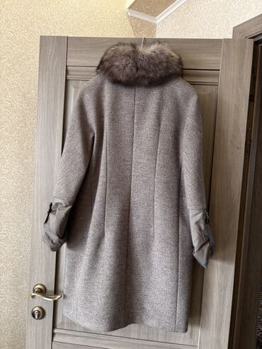 женская модельная обувь больших размеров: Продаю новое женское пальто. Размер 44-46. Производство Турция. Цвет — 3