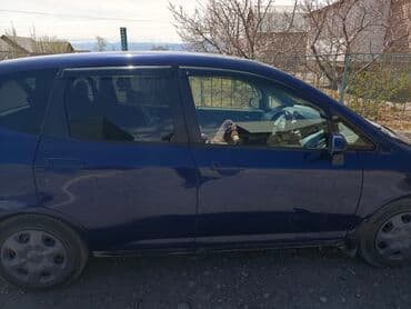 Honda Fit: 2002 г., 1.3 л, Вариатор, Бензин, Хэтчбэк