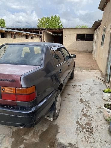 компрессор w211: Volkswagen Vento: 1992 г., 1.6 л, Кол менен иштөөчү, Бензин — 1