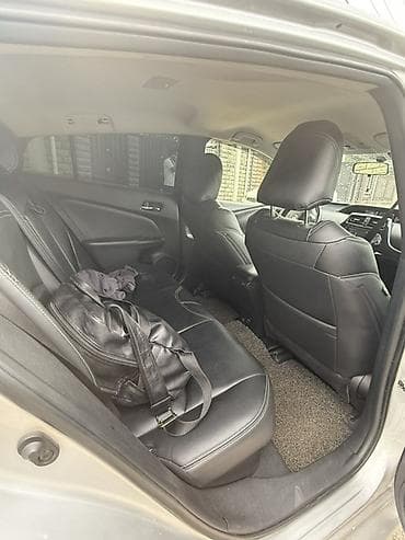 8: Toyota Prius: 2016 г., 1.8 л, Вариатор, Гибрид, Хэтчбэк — 5