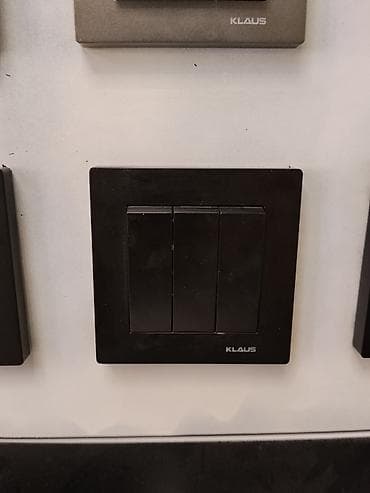 led matrix panel: Выключатель KLAUS, трёхклавишный, цвет: чёрный. - Тип: механический — 1