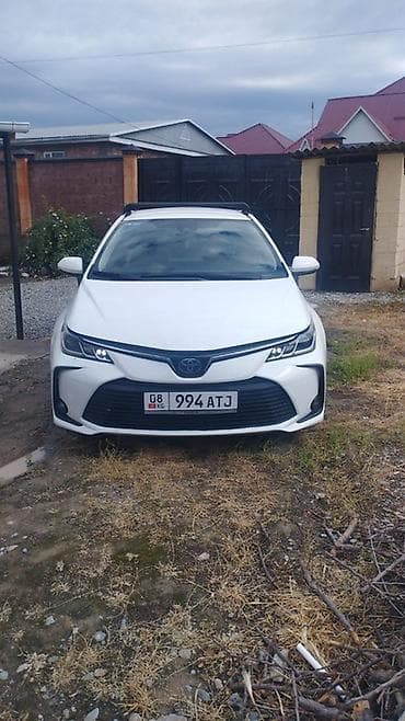 тайота в: Toyota Corolla: 2019 г., 1.8 л, Автомат, Бензин, Универсал — 1