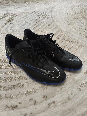 Футбольные бутсы/сороконожки Nike Mercurial,Куплен в Шотландии -