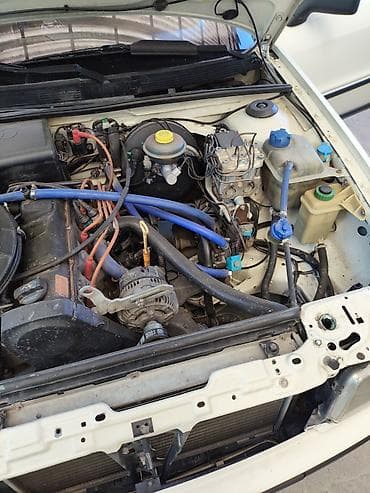 Audi: Audi 80: 1993 г., 2 л, Механика, Газ, Седан — 6