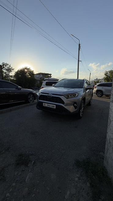 Продажа авто: Toyota RAV4: 2021 г., 2.5 л, Автомат, Бензин, Кроссовер — 2