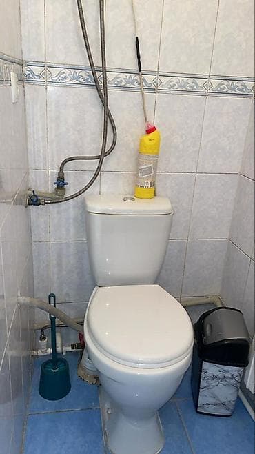 Недвижимость: Продается полдома с земельным участком Площадь земли 1,3 соток Площадь — 6