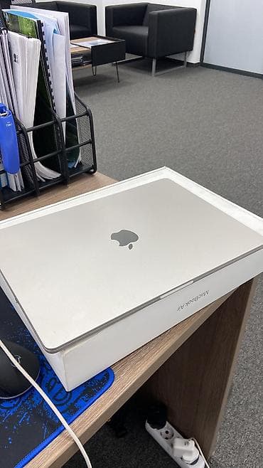 m1 macbook: Ультрабук, Б/у, Apple M3, ОЗУ, RAM: 8 ГБ — 1