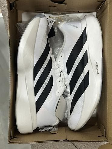 Мырзалардын бут кийими: Эркектердин кроссовкасы, 41, Adidas, Жаңы, түсү - Ак — 1