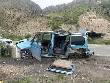 sonata dn8: Поднимающуюся вверх), 2 передних сиденья и задний салон с раздельными — 4