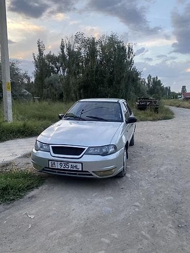 Daewoo Nexia: 2008 г., 1.5 л, Механика, Бензин, Седан