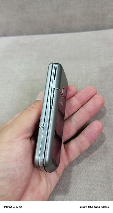Телефон Nokia-слайдер - Форм‑фактор: вертикальный слайдер с — 2