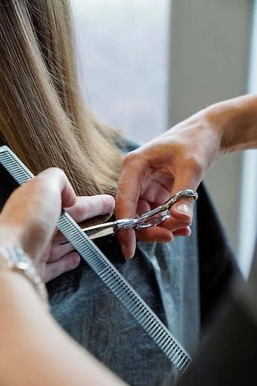 Сдается в аренду парикмахерское кресло в уютном светлом салоне, место