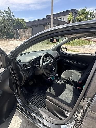 Продажа авто: Chevrolet Spark: 2020 г., Автомат, Бензин, Хэтчбэк — 5