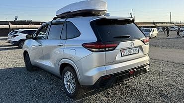 Toyota Innova: 2025 г., 2 л, Автомат, Гибрид, Кроссовер — 2