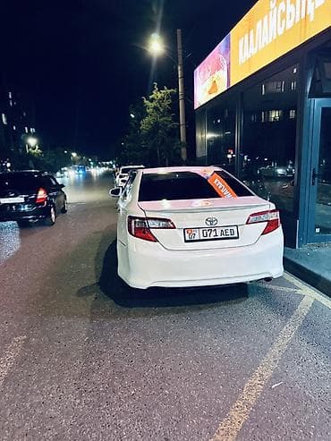 Транспорт: Toyota Camry: 2013 г., Автомат, Седан — 4