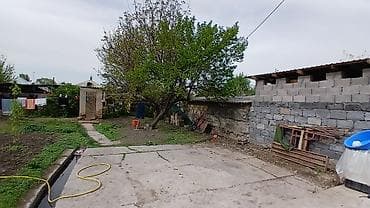 летние: Продаётся частный дом с просторным двором и хозпостройками. - — 6