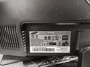 Мониторы: Два ЖК‑монитора 19" 1) Acer V203W - Диагональ: 20" (классическая — 3